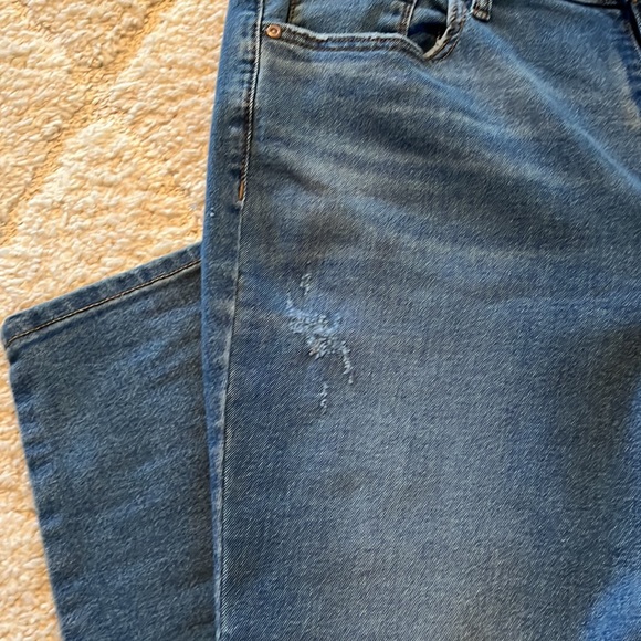 Distressed denim jeggings. Size 16 - Picture 4 of 6